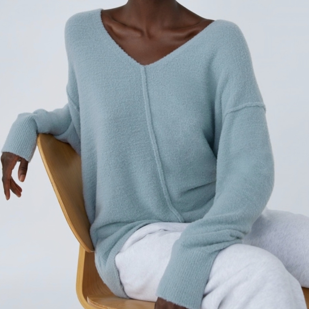 Aritzia Wilfred Free Hush Knit V-neck Sweater Size Small